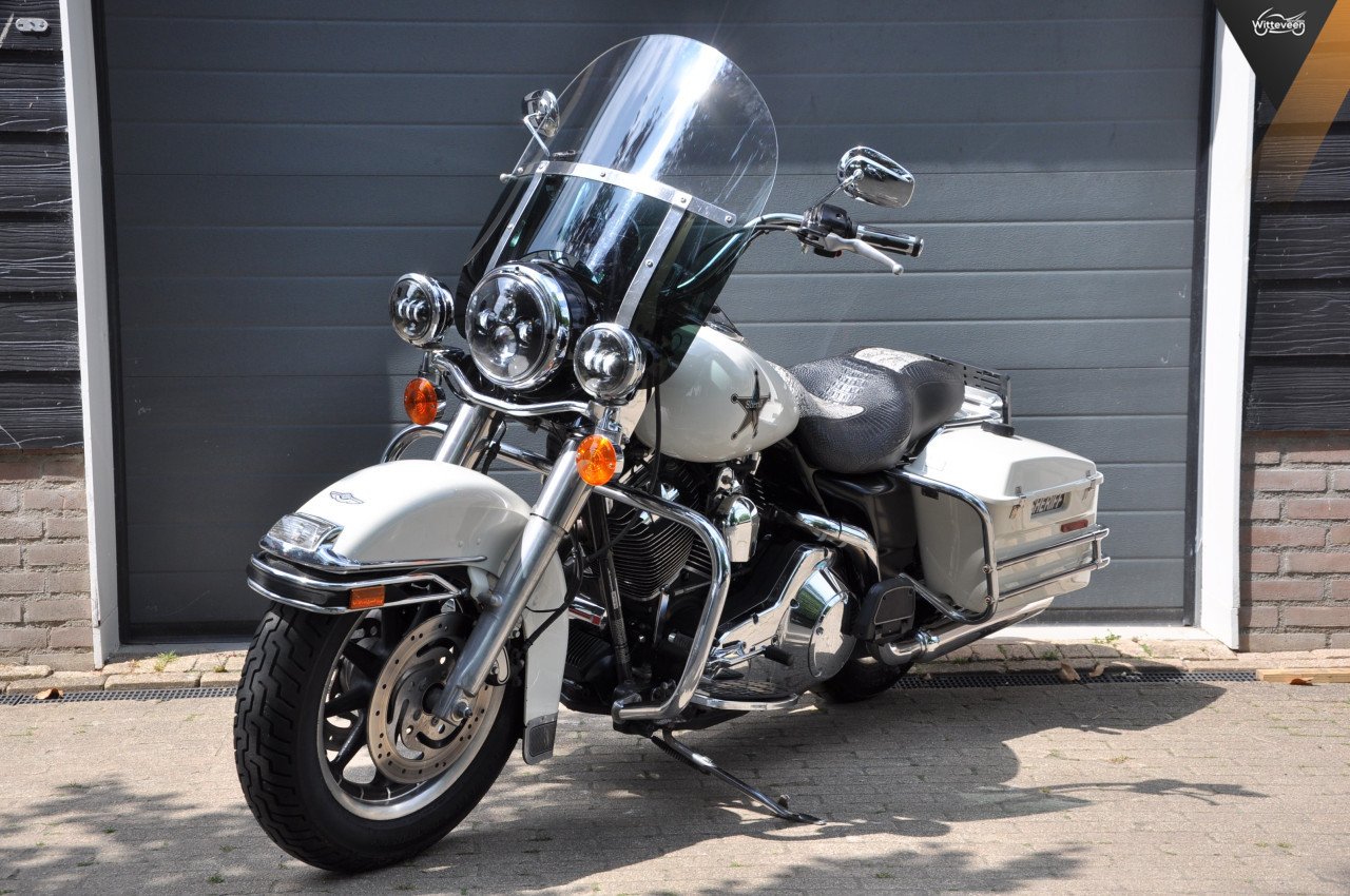 Harley-Davidson FLHRP Road King Police