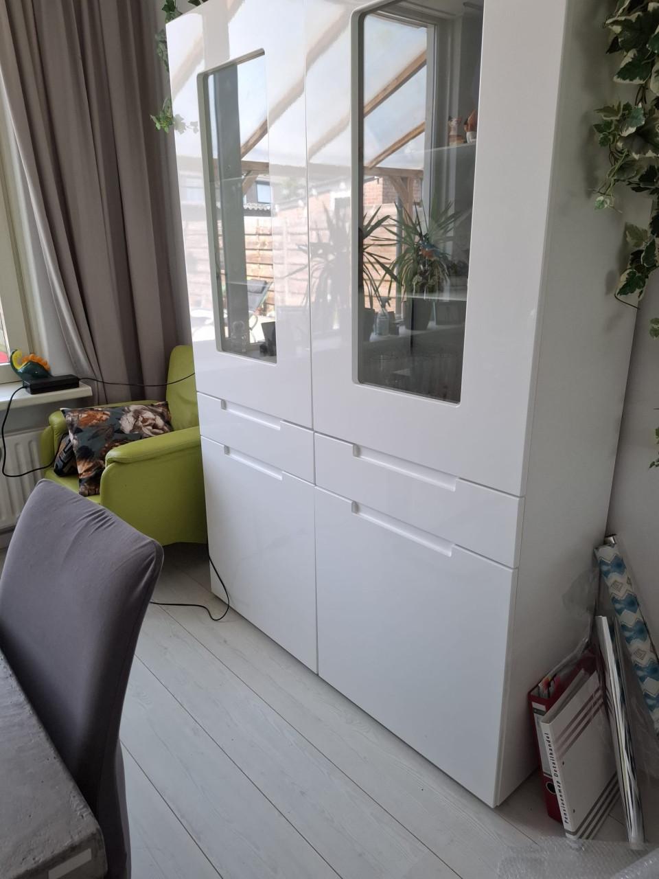 Mooie witte kast te koop