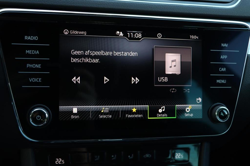 Skoda Superb combi 1.5 tsi act business edition 150pk