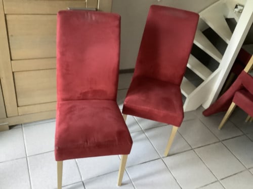 6 Stoelen Bordeaux-rood stof. Met hoge rug.