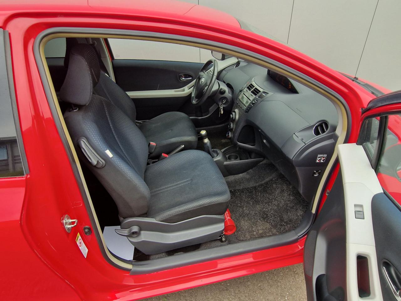 Toyota Yaris 1.0 VVTi Cool