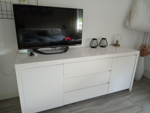 Wit dressoir