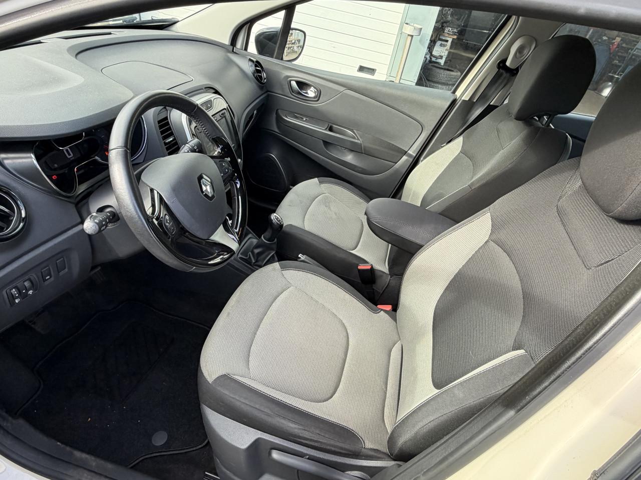 Renault Captur 0.9 Tce Bouwjaar 2016 NAP AIRCO ! ! !
