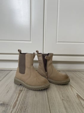 Stoere boots maat 22