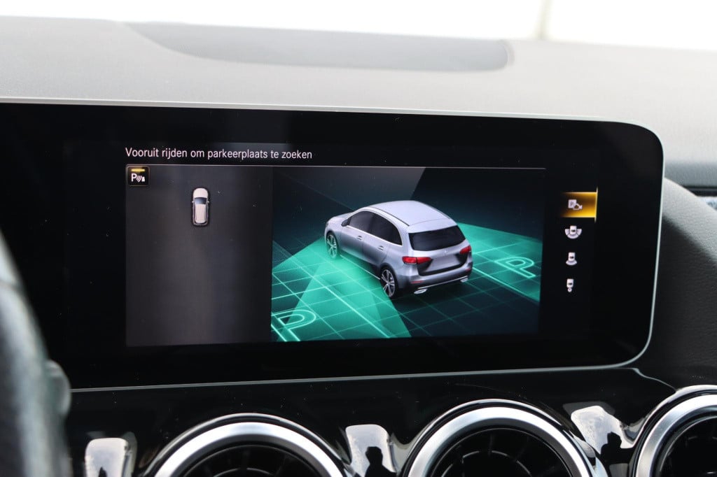Mercedes-Benz B-Klasse 180 business solution amg