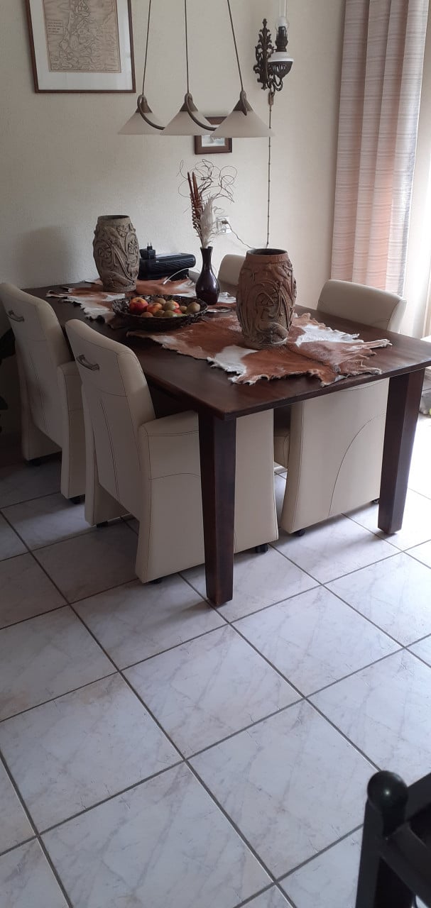 4 eetkamerstoelen