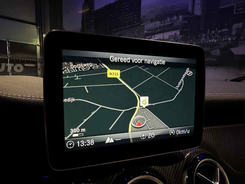 Mercedes-Benz Gla-klasse 180 business solution amg night upgrade *leer*stoe