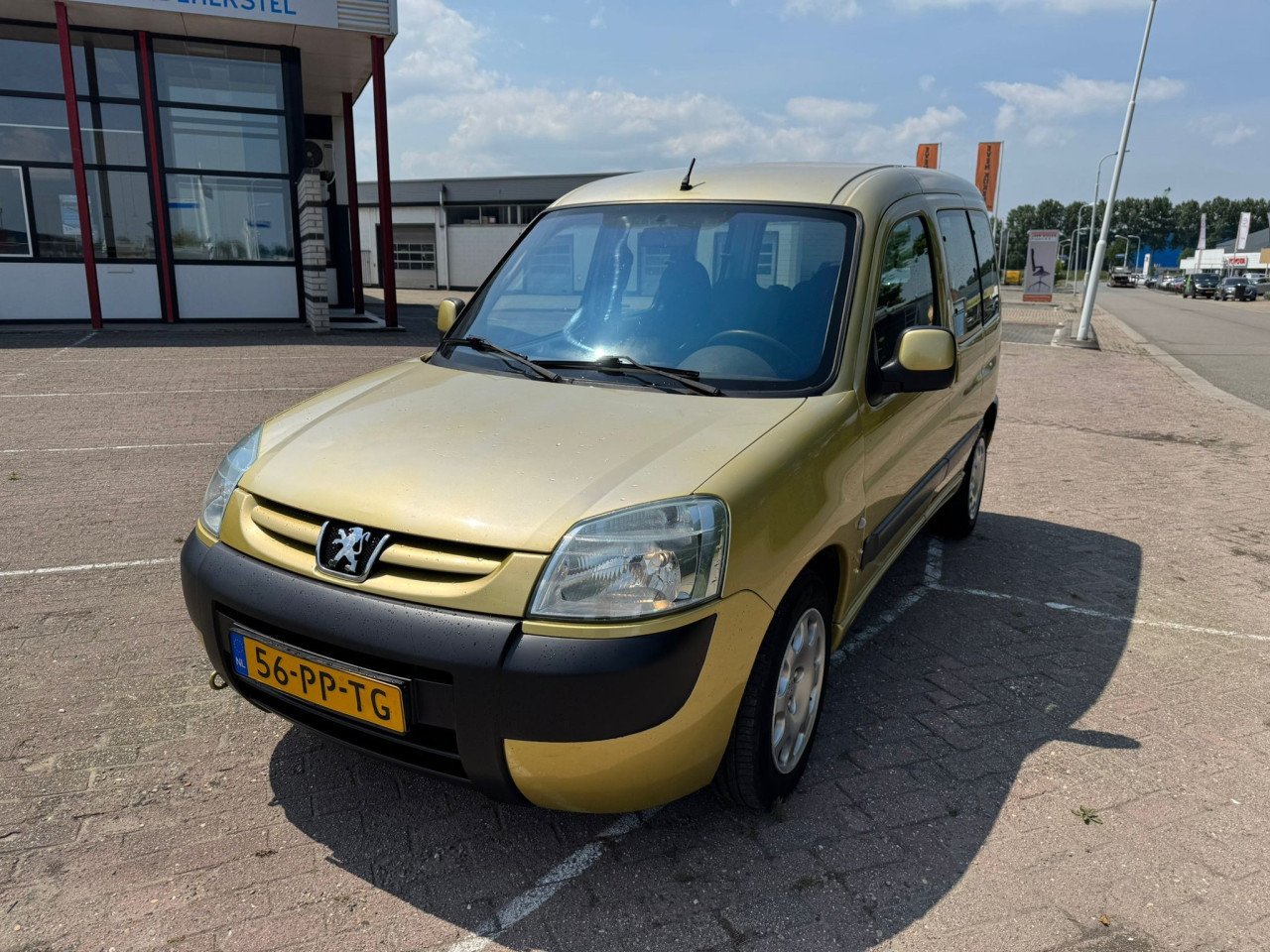 Peugeot partner  bj 2004  2250 euro