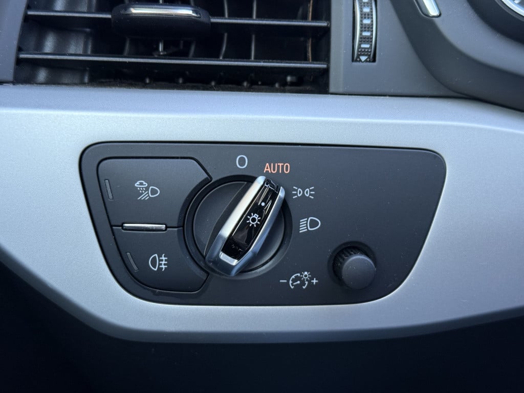 Audi A4 limousine | achteruitrijcamera | keyless | digital dash | 2.0 tfsi