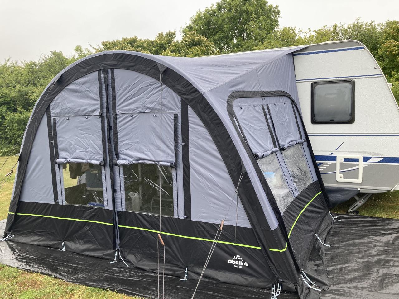 Voortent Saba 360 met aparte aandrukstangen