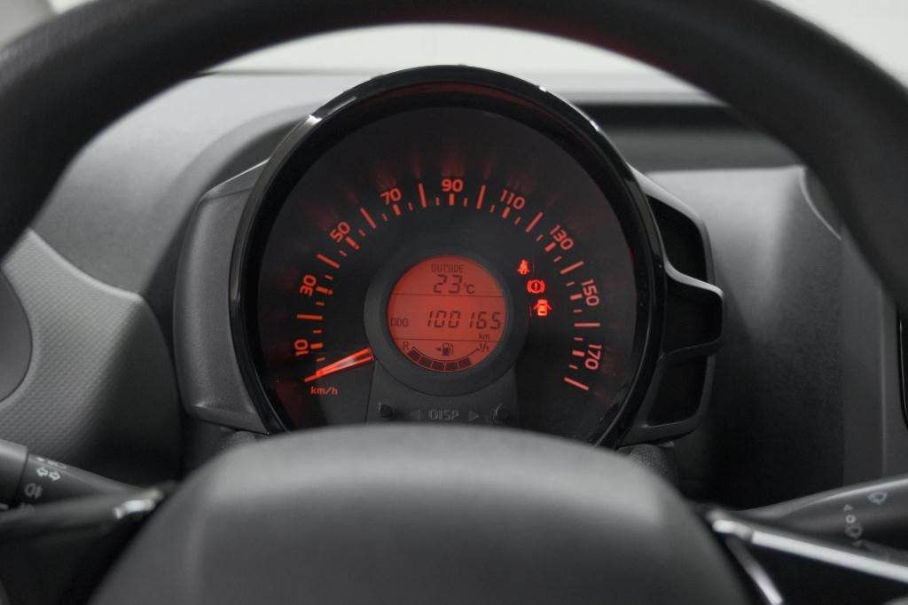 Peugeot 108 1.0 e-vti active top! | elektrisch vouwdak | camera | apple car