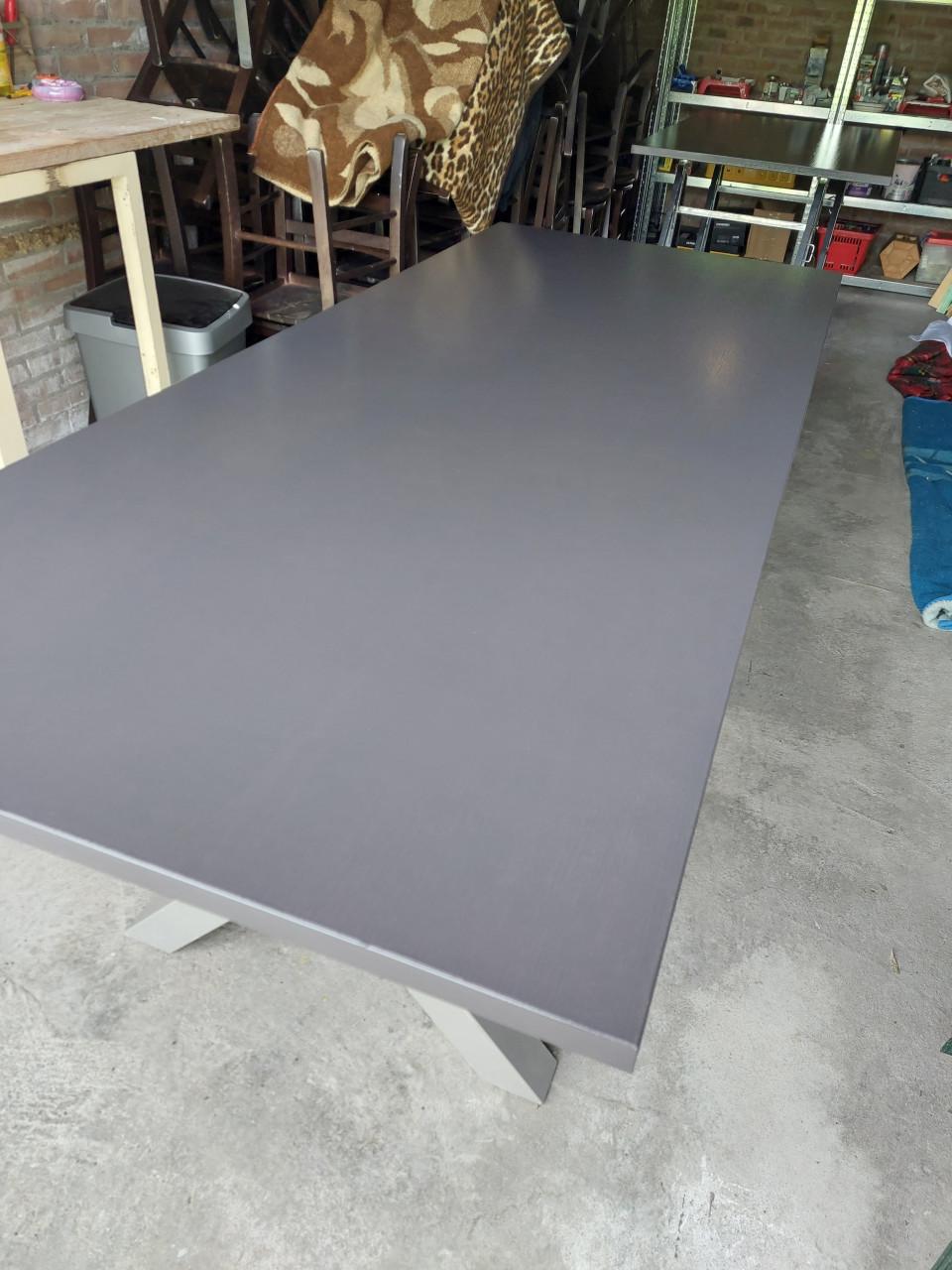 Nw eettafel met x poten