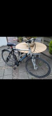 Giant mountainbike en racefiets