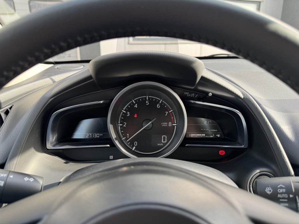 Mazda 2 1.5 skyactiv-g signature | navigatie | 360° camera | head-up displa