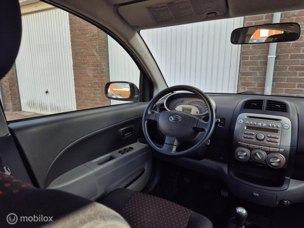 Daihatsu Sirion 2 1.3-16v / origineel nl / 5-deurs / airco