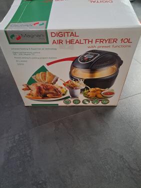 Air fryer met spil en draaiende kooi