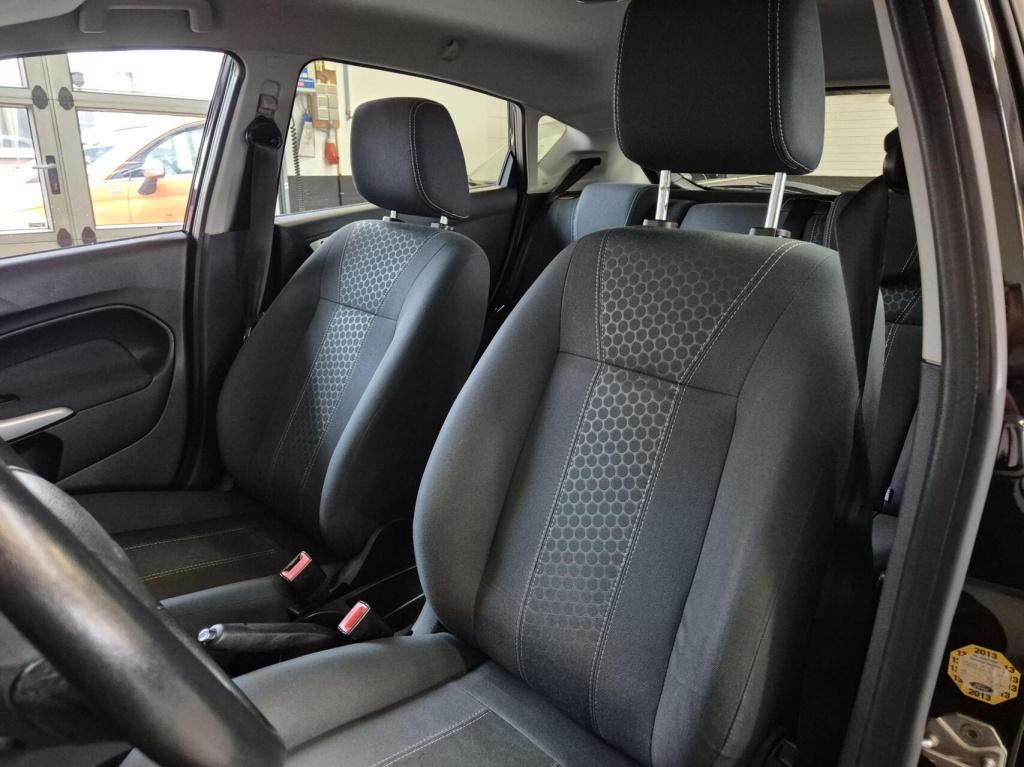 Ford Fiesta 1.25 titanium / distributieriem vervangen / koppeling vervangen