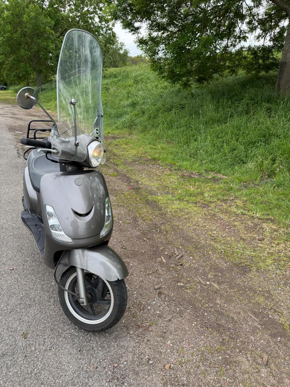 SYM Fiddle II snorscooter 2018 — lage km-stand — nette staat