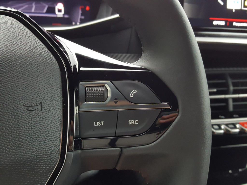 Peugeot 2008 1.2 puretech 100pk allure pack navi | bluetooth | applecarplay