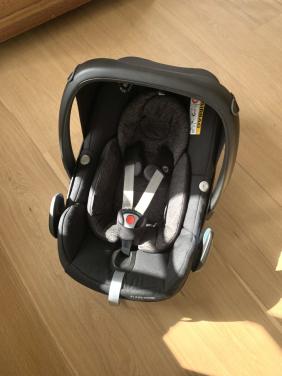 MaxiCosi Pebble Pro i-Size met Newborn Insert