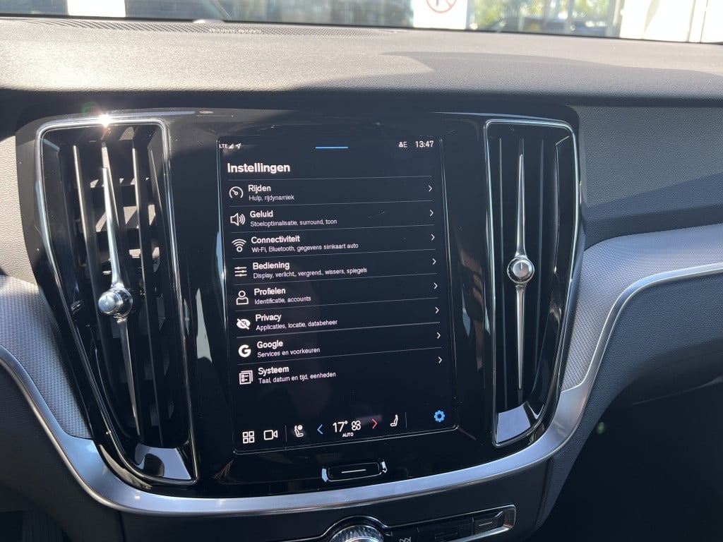 Volvo V60 t6 398pk recharge plus dark| adap.cruise| 360camera| trekaak