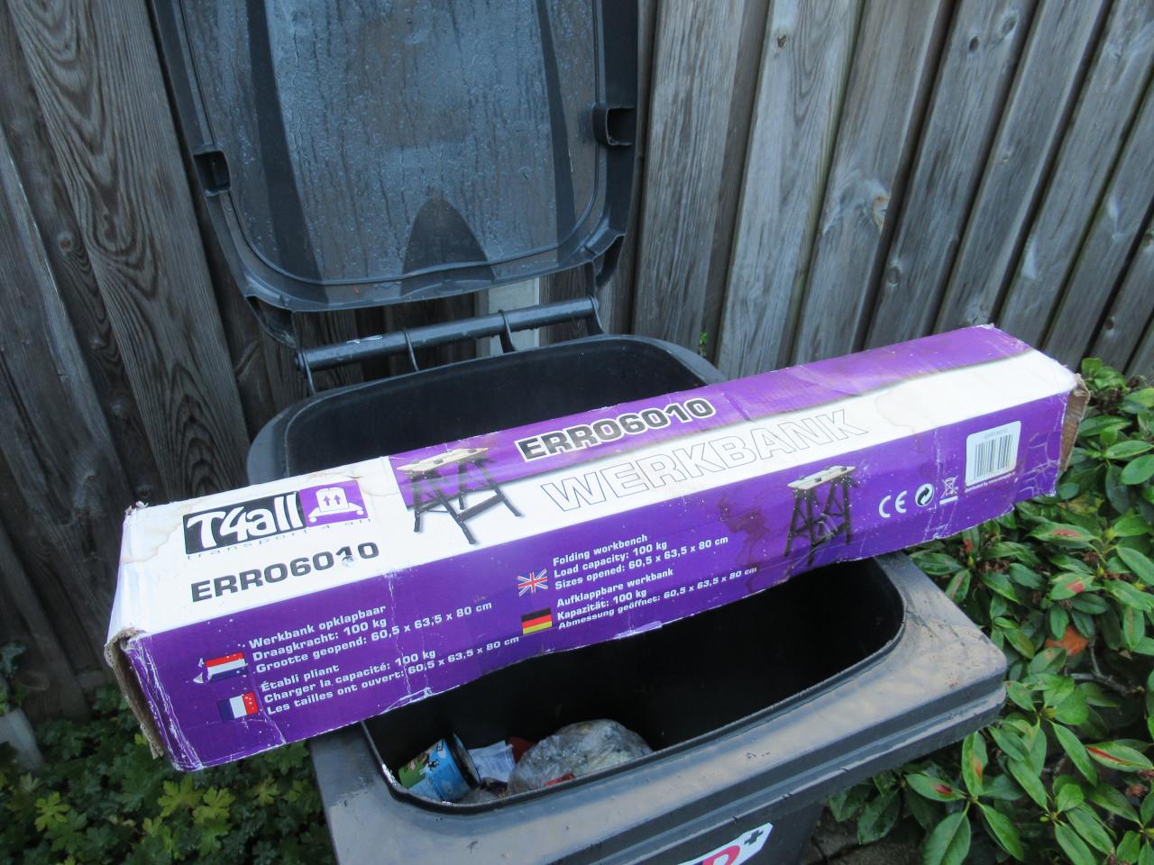 Werkbank, nieuw in doos met twee nieuwe klemmen.