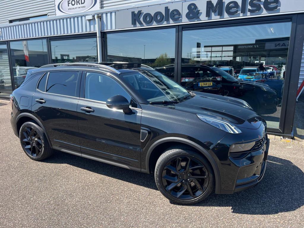 Lynk & Co 01 1.5 261pk plug in hybrid 7dcth , black edition , panodak , 360