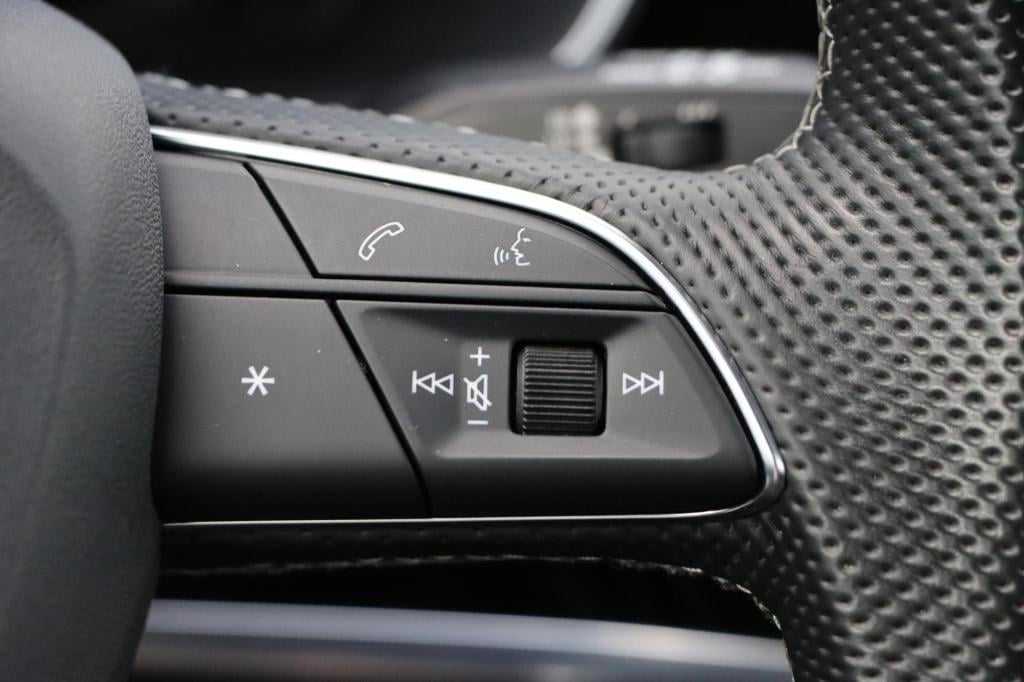 Audi Q3 45 tfsi e s edition 245pk s tronic | soh 99,7% |