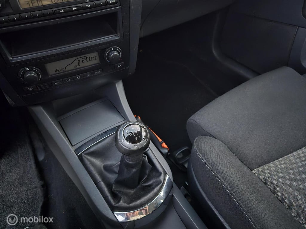 Seat Ibiza 1.6-16v freestyle / 5- deurs / cruisecontrol / airco