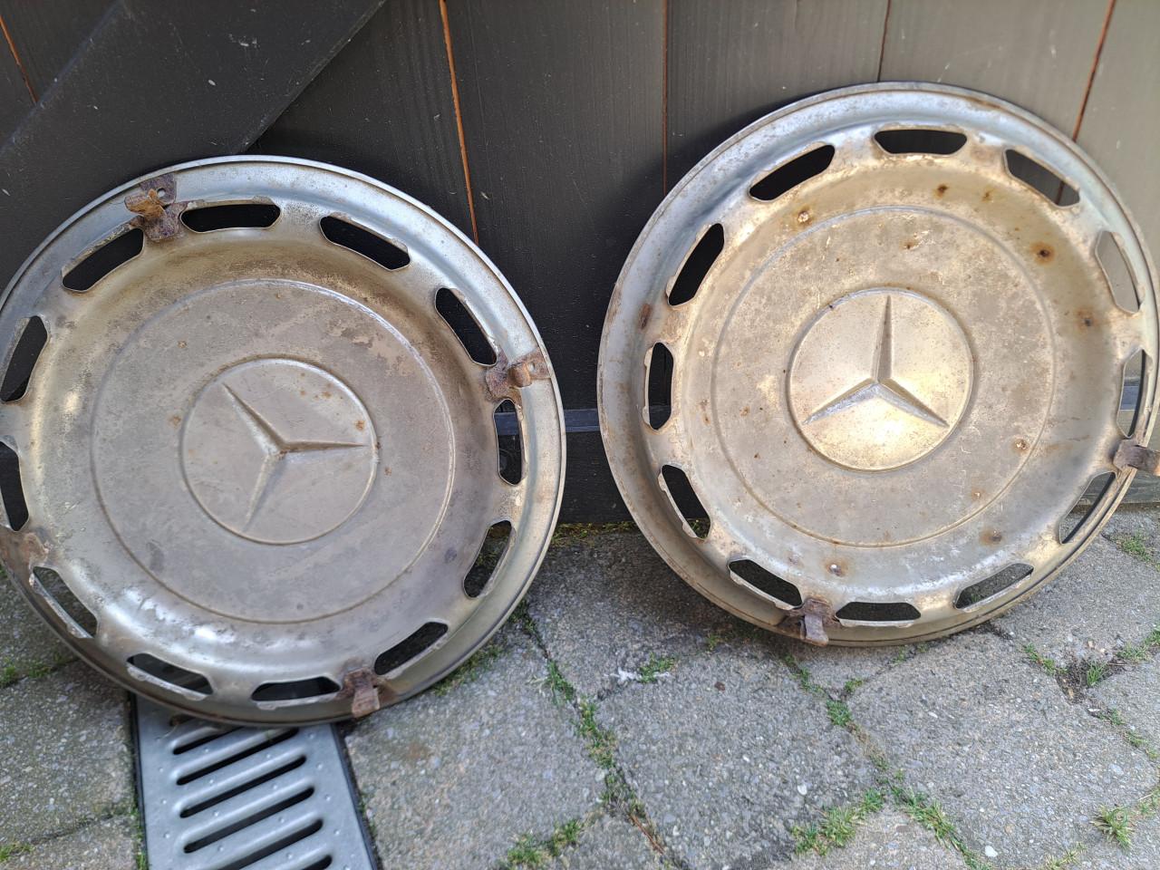 MERCEDES wieldoppen 1975