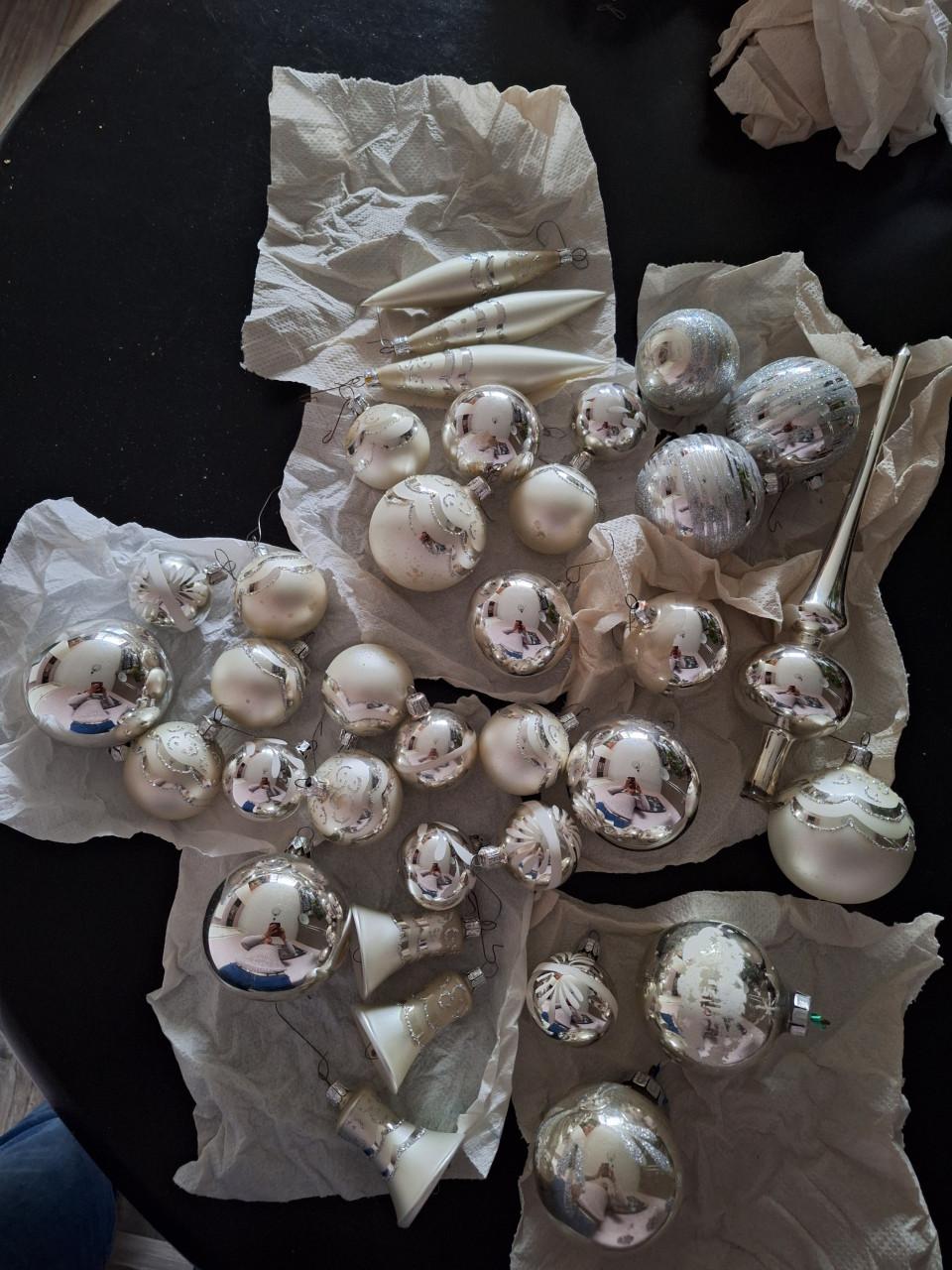 Kerstboomballen,  kerstballen en piek. Glas