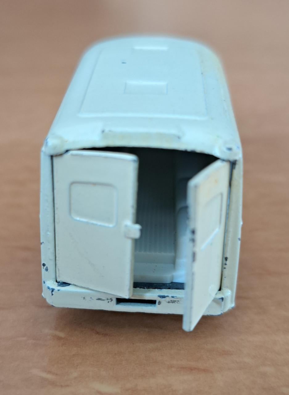 LOMAS AMBULANCE - Matchbox series No 14 -1-64 - 1962