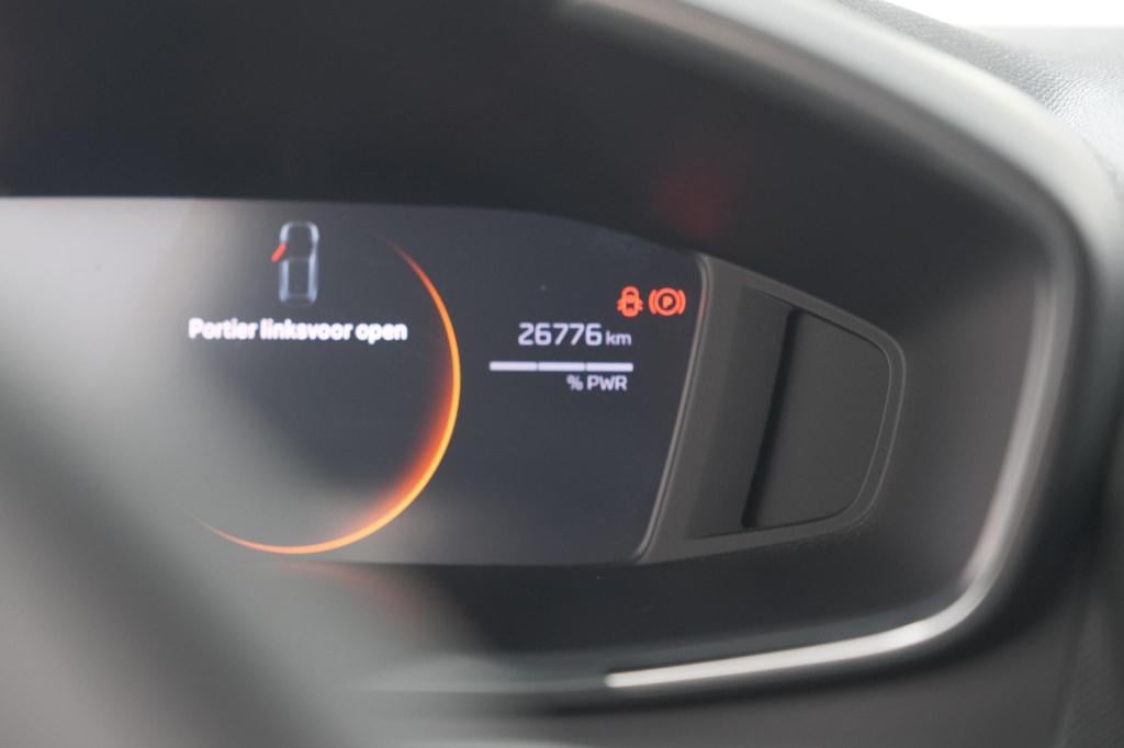Peugeot 208 1.2 hybrid 110 e-dcs6 allure | climate control | apple carplay 
