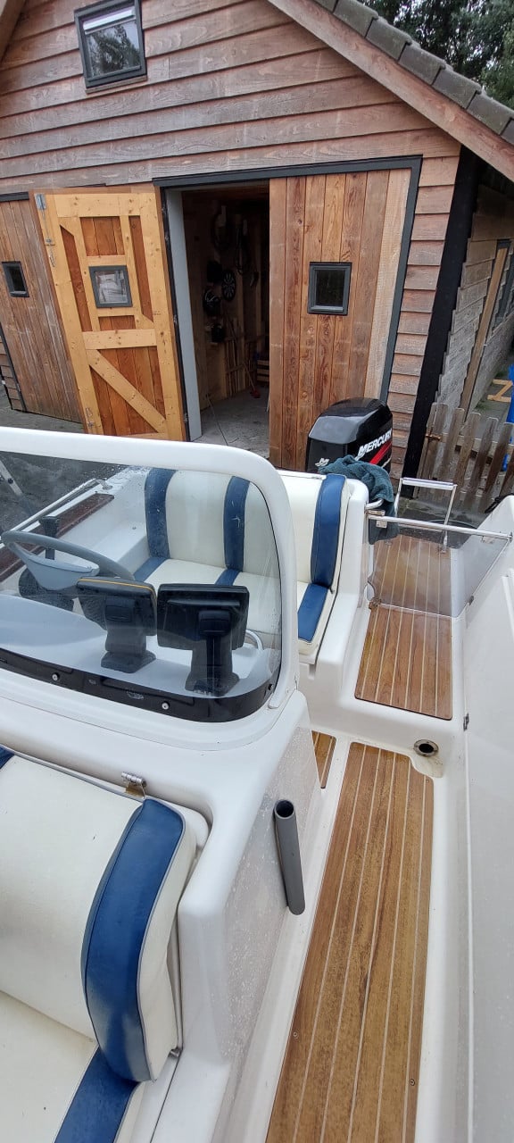 QuickSilver Commander 500 met 4takt 50 pk mercury buitenboord motor