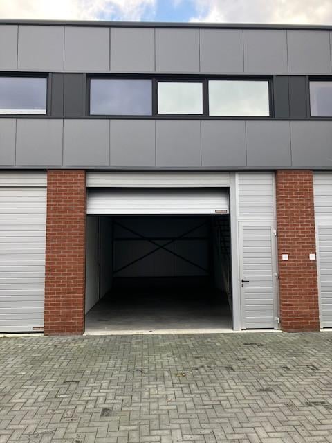 Te huur: BOVENVERDIEPING 45m2 bedrijfspand Mortiere Middelburg 345 euro