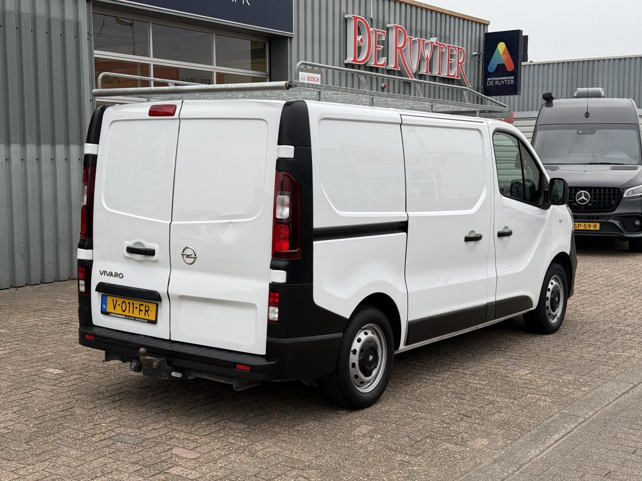 Opel Vivaro - 1.6 CDTI L1H1 Edition | Imperiaal | Trekhaak | 3 zits