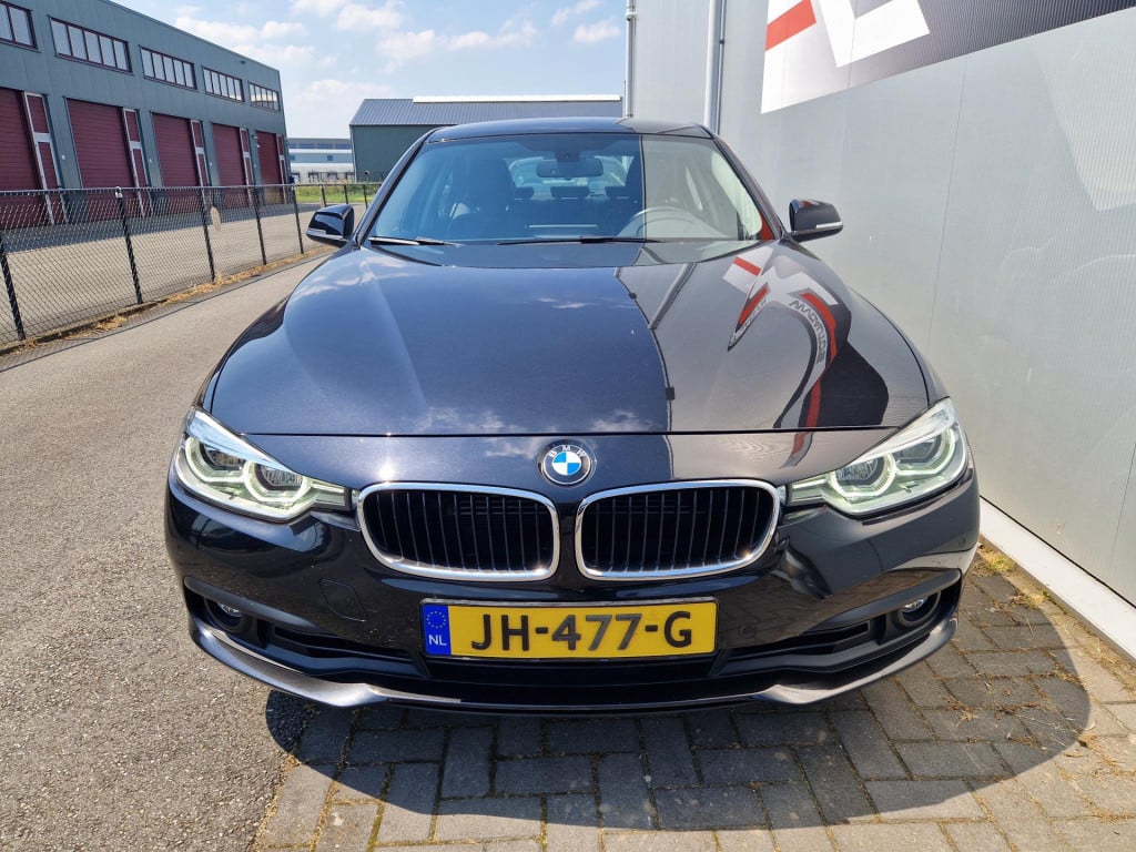 BMW 3-serie 330e centennial high executive