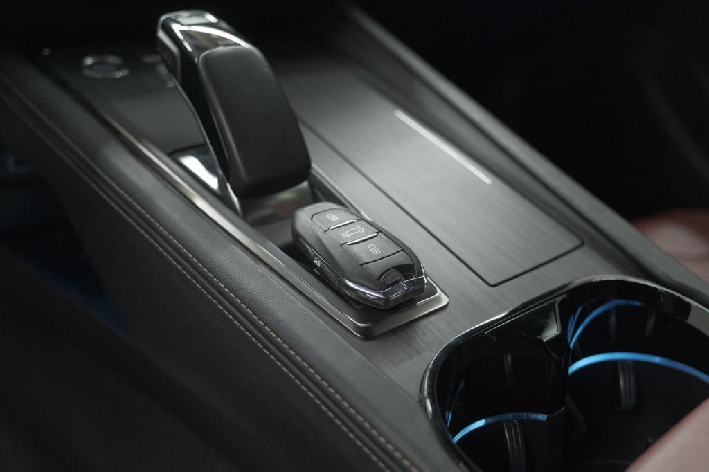 Peugeot 508 1.6 hybrid 225 gt | trekhaak | panoramadak | focal audio | elek