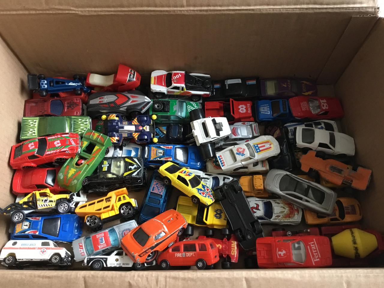 Te koop grote  verzameling speelgoedauto’s, meer dan 60 stuks