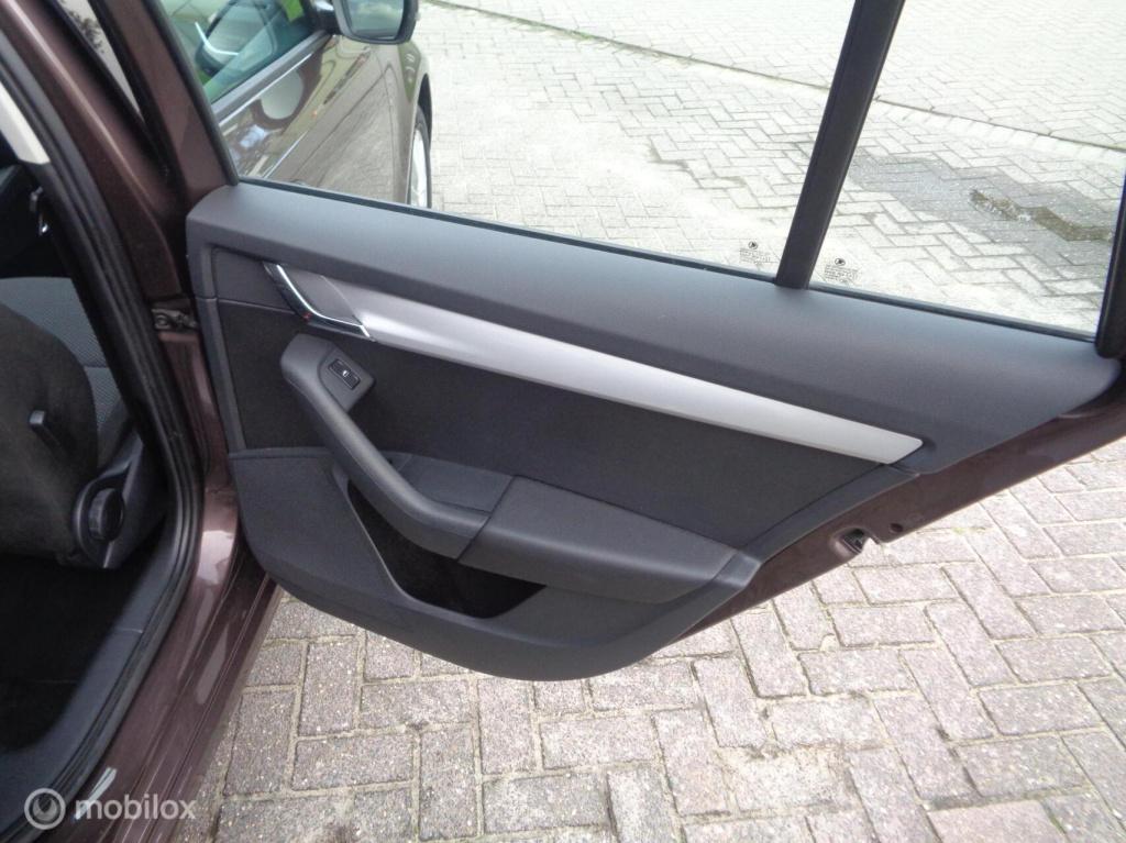 Skoda Octavia combi 1.2 tsi greentech ambition businessline/airco/ecc/pdc/c