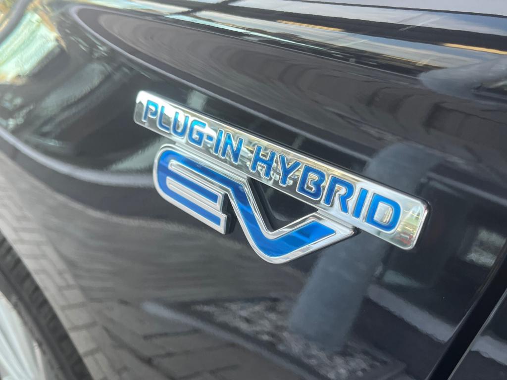 Mitsubishi Outlander 2.4 phev intense+|trekhaak|schuif-/kanteldak|rijklaar