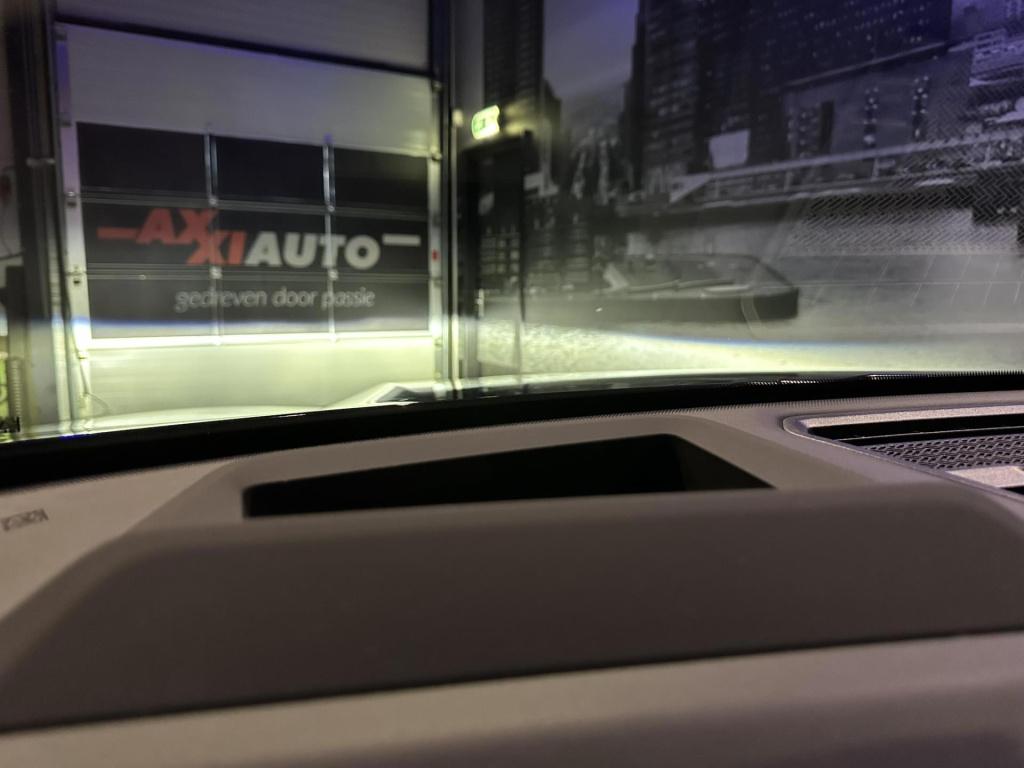 BMW X1 xdrive25e m-pakket *pano*hud*360camera*driveass*20 inch*