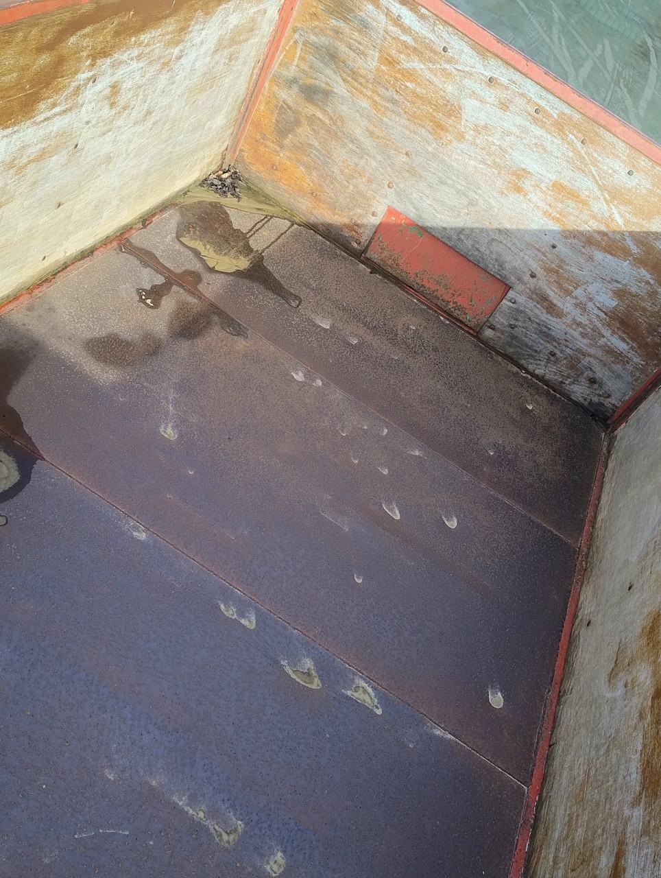 Twee wielige kipwagen