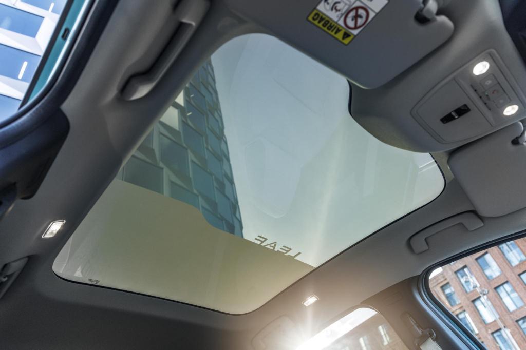 Nissan Leaf evolve 75 kwh nu in de showroom, verkrijgbaar v/a € 33.990!