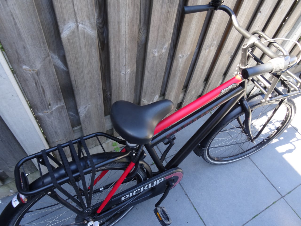 🚲 Sparta Pick-Up Transportfiets – 26 inch | Zwart/Rood ❤️🖤