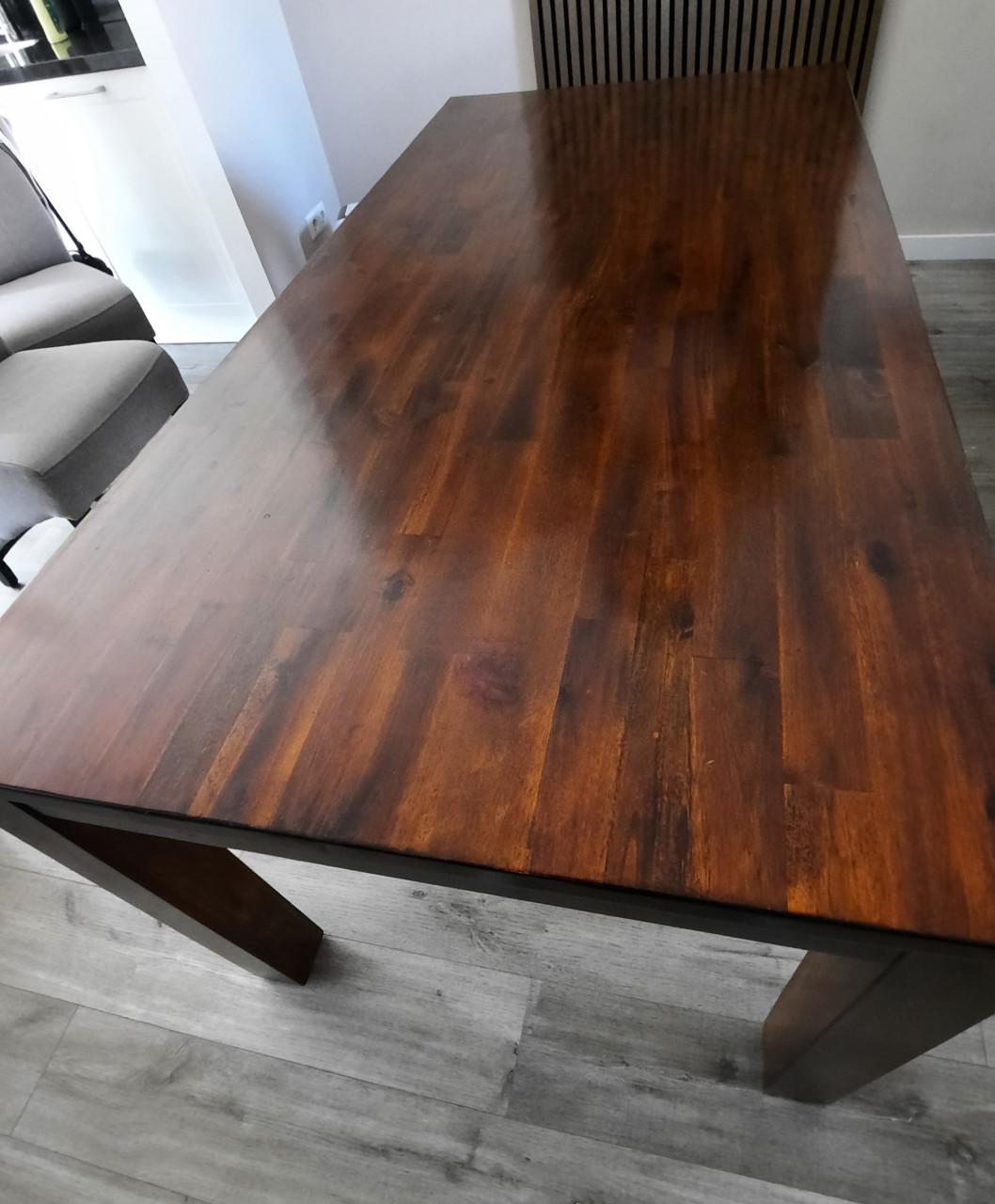 Eetkamertafel