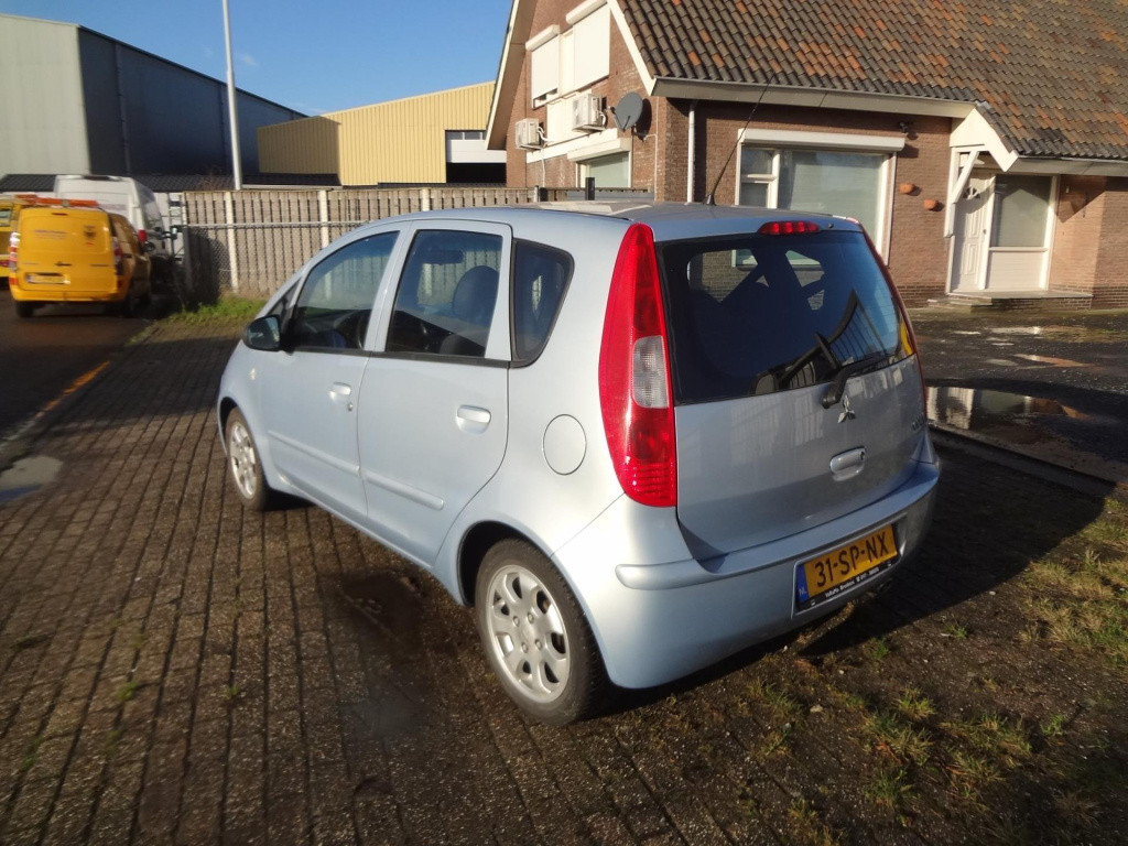 Mitsubishi Colt 1.3 invite