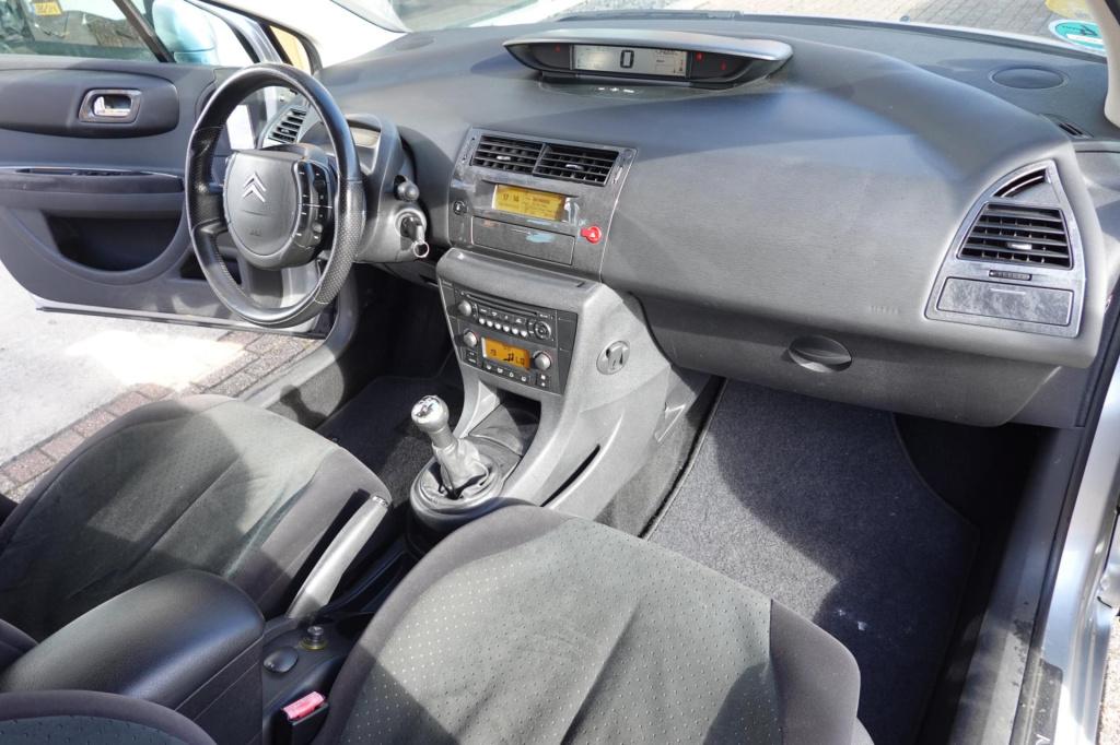 Citroen C4 2.0-16v exclusive 136-pk