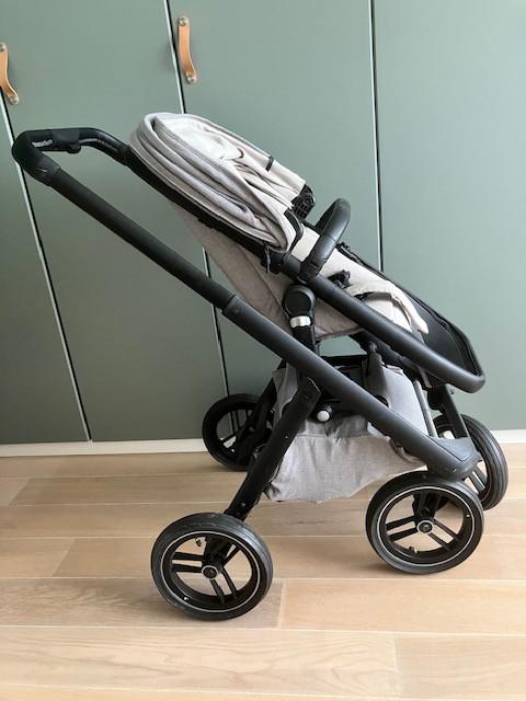 Kinderwagen/wandelwagen merk Dubatti