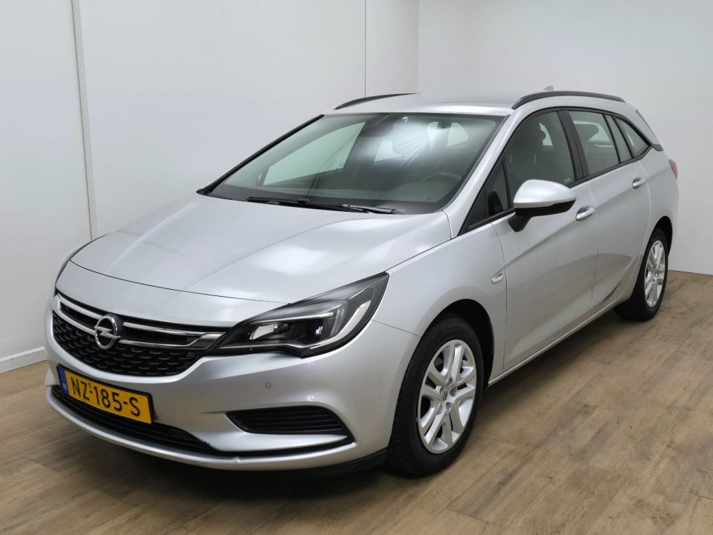 Opel Astra sports tourer occasion 1.0 met trekhaak, parkeercamera en cruise